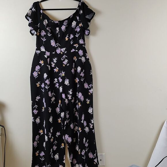 Lane Bryant Lena Flutter Sleeve Black Floral Jumpsuit NWT Size 16 - Picture 12 of 12
